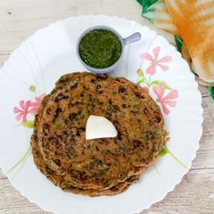 A picture of Oats Methi Chilla.