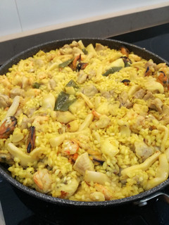 Una foto de Paella