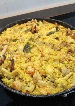 Una foto de Paella