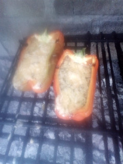 Una foto de Morrones rellenos a la parrilla