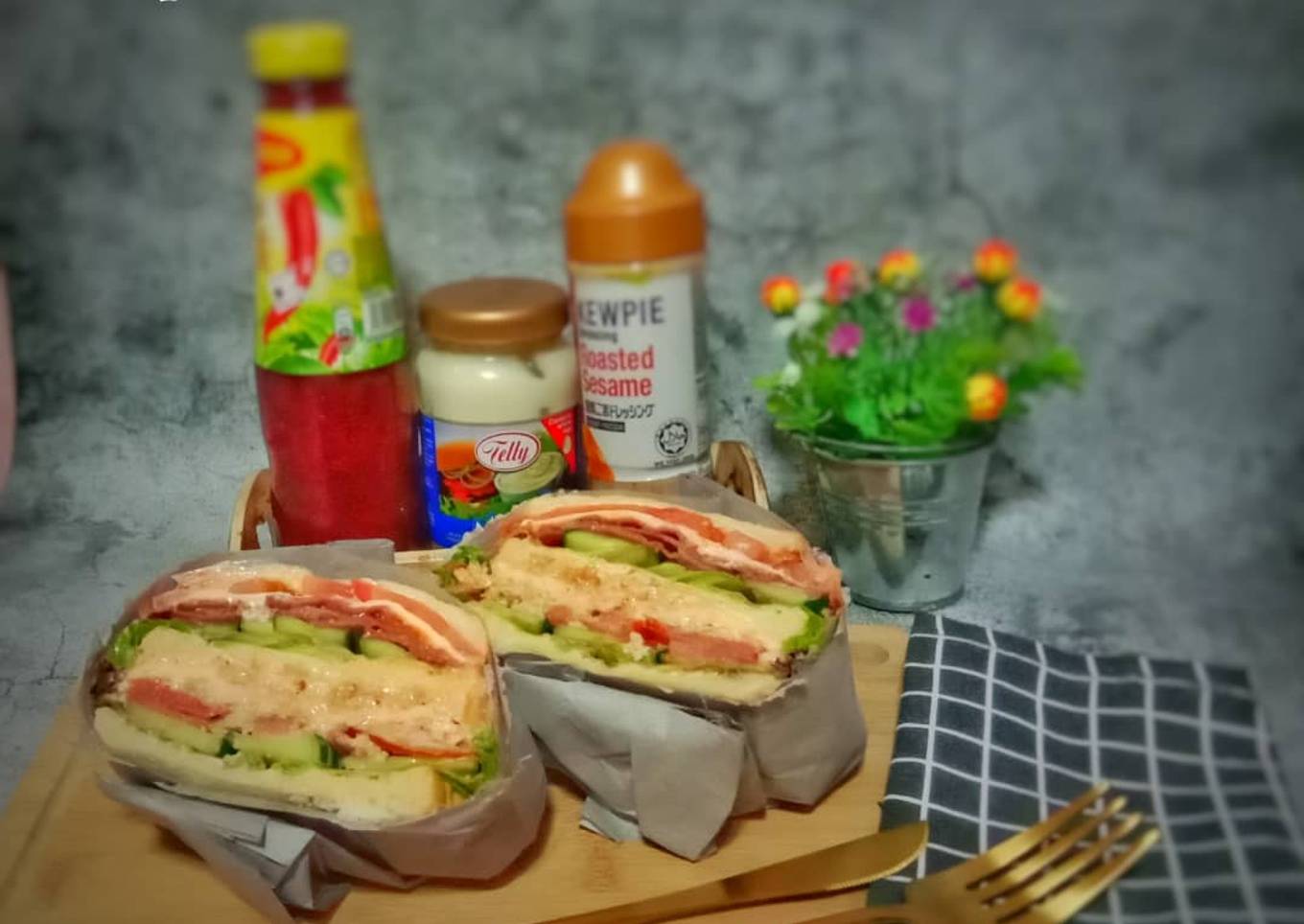 Breakfast chopped chicken and beef wanbaku