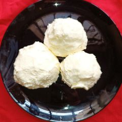 A picture of White Butter/Makhan Mishri.