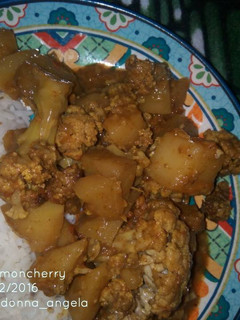 A picture of Aloo Gobi in Slow Cooker (Potato and Cauliflower Curry).