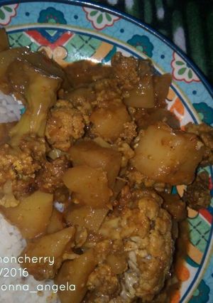 A picture of Aloo Gobi in Slow Cooker (Potato and Cauliflower Curry).