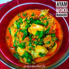 A picture of Ayam woku.