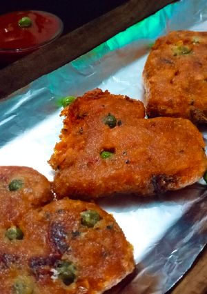 हार्ट सेप बीटरूट सूजी कटलेट(heart shape beetroot suji cutlet recipe in Hindi) रेसिपी मुख्य फोटो