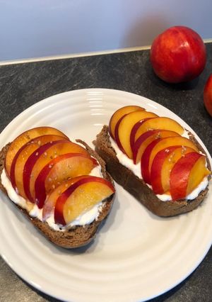 Une photo de Toasts à la nectarine ✨