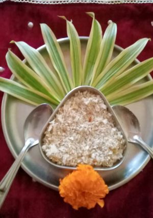 खिरापत (khirapat recipe in marathi) रेसिपी चे मुख्य फोटो 