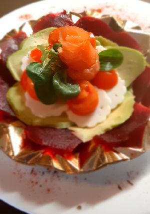Foto di Fiori di verdure con formaggio e salmone