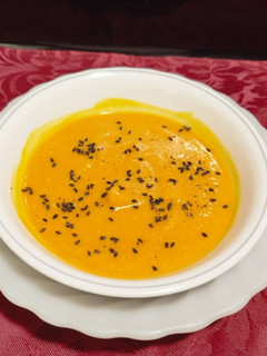 南瓜腰果枸杞黑芝麻精力湯 的食譜成品照片
