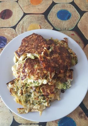 Una foto de Tortitas de brócoli y coliflor al horno