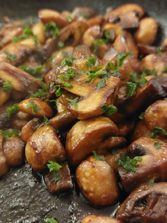 A picture of Poêlée de champignons 🍄 sauce soja.
