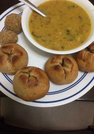 A picture of Dal Batti Churma.