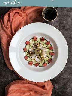 Una foto de Ensalada de Quinoa, pepino, rábano y sandía 🥗