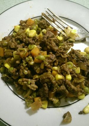 A picture of My pie beef mixture.