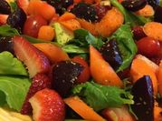 Uma foto de espinafre salada