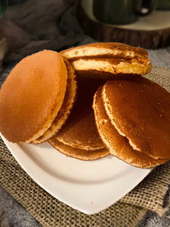 Foto di Dorayaki con Anko... Pancake e confettura di fagioli giapponesi