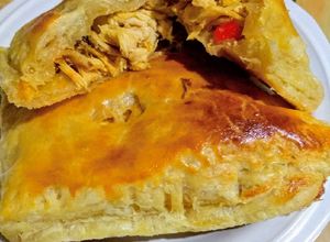 Una foto de Pasteles de Pollo Hojaldrado