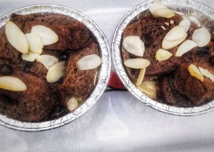 Chocolate almond bread puding