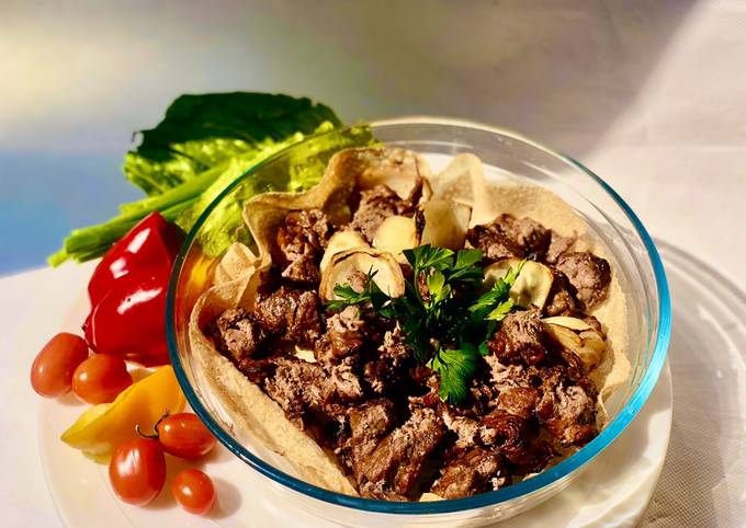 Шашлык из говядины на кухне