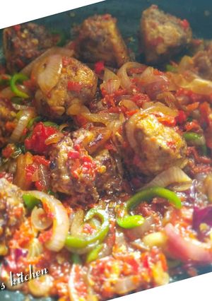 Egg and meat ball ainihin hoton girkin