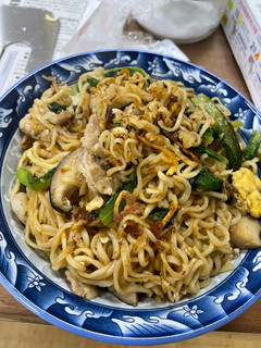 炒鍋-香菇里肌炒泡麵 的食譜成品照片