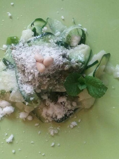 A picture of Zucchini pasta with avocado pesto.