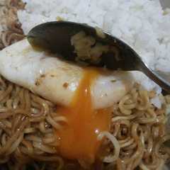 รูปของ Indomie tahu tek lumer
