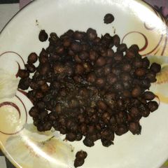 A picture of Black chana.