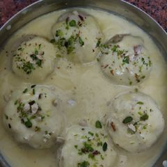 A picture of Fruit Balls.