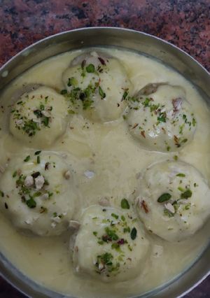 A picture of Fruit Balls.