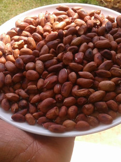 A picture of Roasted groundnuts.