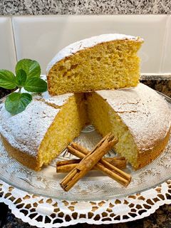 Una foto de Pastel sencillo de calabaza y almendras