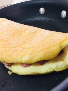 A picture of Fluffy Omelette Soufflé (double its size).