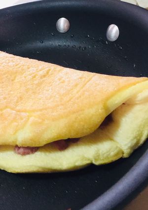 A picture of Fluffy Omelette Soufflé (double its size).
