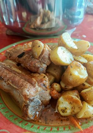 Une photo de Travers de porc tomate et pommes de terre à la Nutricook