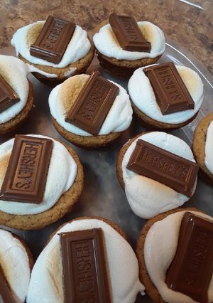A picture of S'mores Cookie Cups.