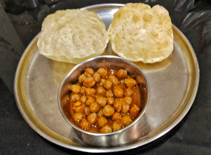 A picture of Chole Bhature.