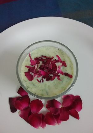 A picture of Gulab thandai.