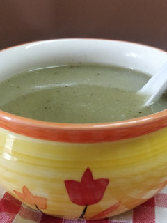 દુધી સરગવાની શીંગ નો સૂપ (Dudhi Drumstick Soup Recipe in Gujarati) રેસીપી મુખ્ય ફોટો
