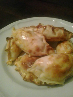 Una foto de Empanadas de Pollo ♡♡