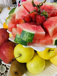 عکسی از دستور برش تک نفره هندوانه برای مهمانی