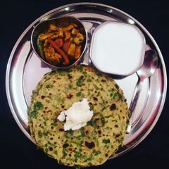 Spinach Coriender Paratha (Palak dhaniya ka paratha) A picture of Spinach Coriender Paratha (Palak dhaniya ka paratha).