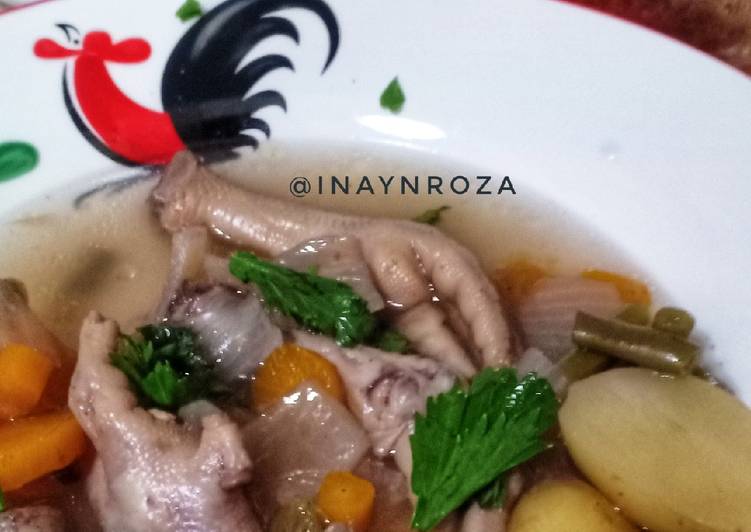 Resep Sop ceker ayam organik slow cooker- chicken broth Bikin Manjain Lidah
