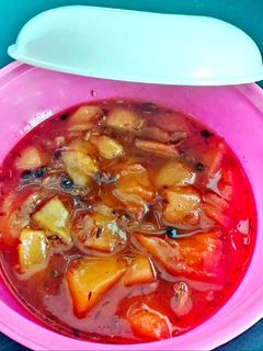 खट्टी मीठी कच्चे आम की लौजी (Raw Mango Launji Recipe in Hindi) रेसिपी मुख्य फोटो