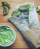 Wrap al grano saraceno con hummus di fave e falafel di piselli