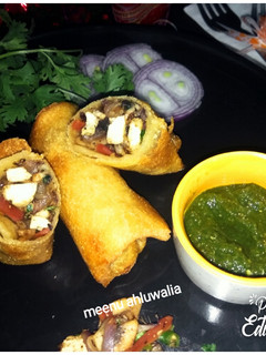रवा क्रिस्पी वेज रोल (Rava crispy veg roll recipe in hindi) रेसिपी मुख्य फोटो