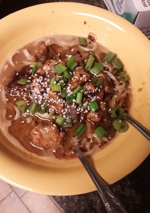 A picture of Dan Dan Noodles.