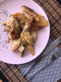 Una foto de Pechugas a la miel y mostaza con cebolla caramelizada 🍗