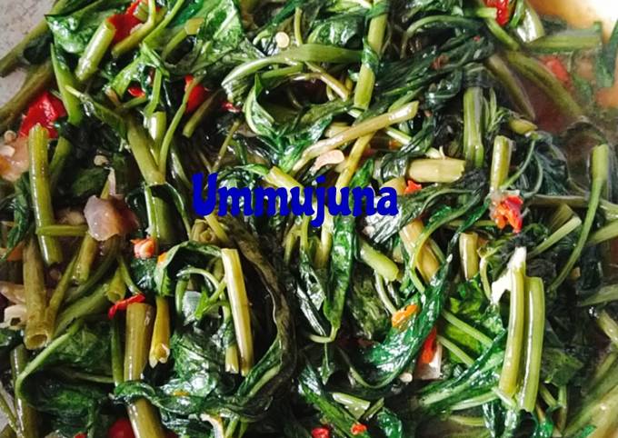Bagaimana Membuat Tumis kangkung belacan pedas yang Enak Banget
